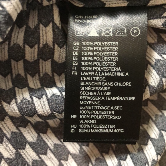 H & M Sheer Sleeveless Collared Printed Blouse 34” - Picture 6 of 9